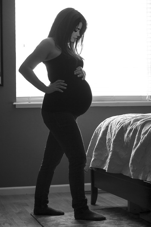 [Image: pregnant_clara_oswin_oswald__2_by_zedilll-d9i8ept.jpg]
