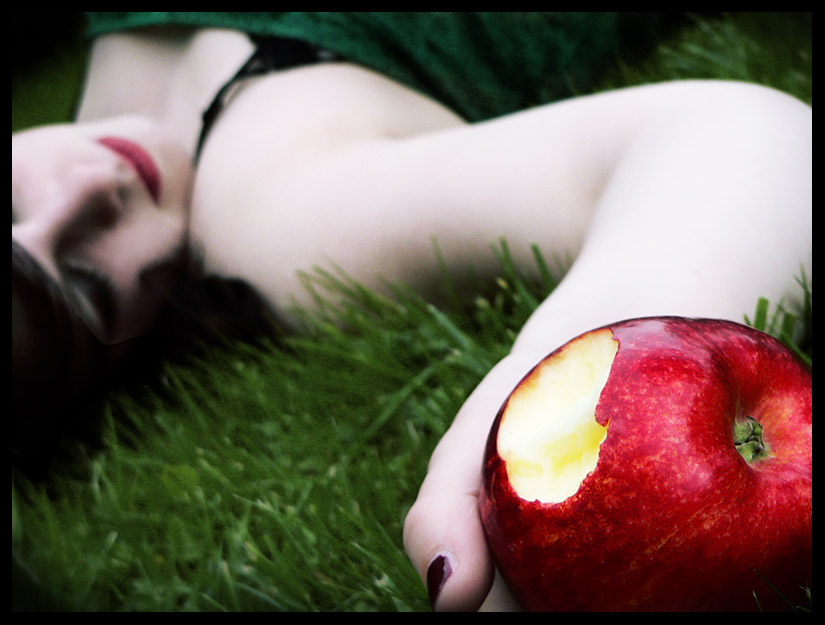 Képtalálat a következőre: „snow white apple”